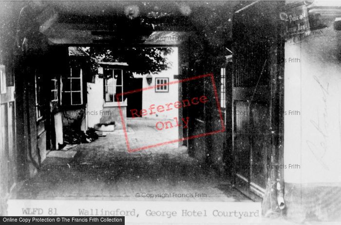 Photo of Wallingford, George Hotel Courtyard c.1955