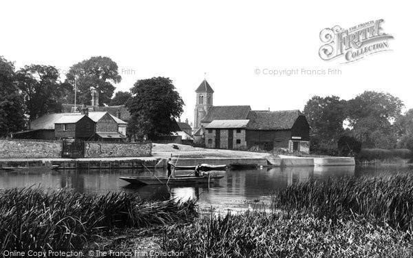 Photo of Wallingford, St Leonard's Church 1890