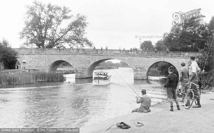 Photo of Wallingford, The Bridge c.1955