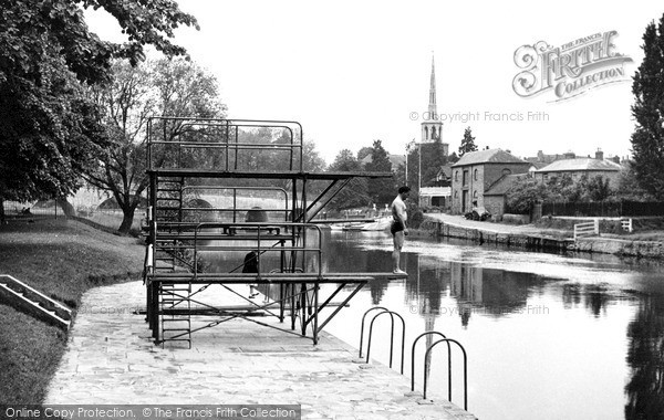 Photo of Wallingford, The Diving Stage c.1955