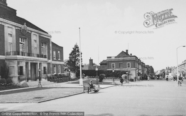 Photo of Wallington, Town Hall And Woodcote Road c.1960