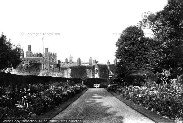 Photo of Walmer, Castle Broad Walk 1906