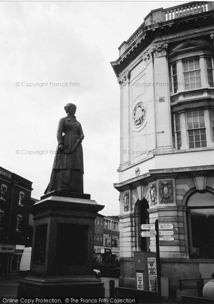 Photo of Walsall, Sister Dora's Statue, The Bridge 2005