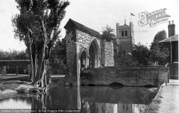 Photo of Waltham Abbey, Old Gateway 1921