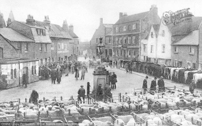 Photo of Waltham Abbey, The Cattle Market, Romeland c.1920