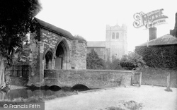 The Old Gateway 1906, Waltham Abbey