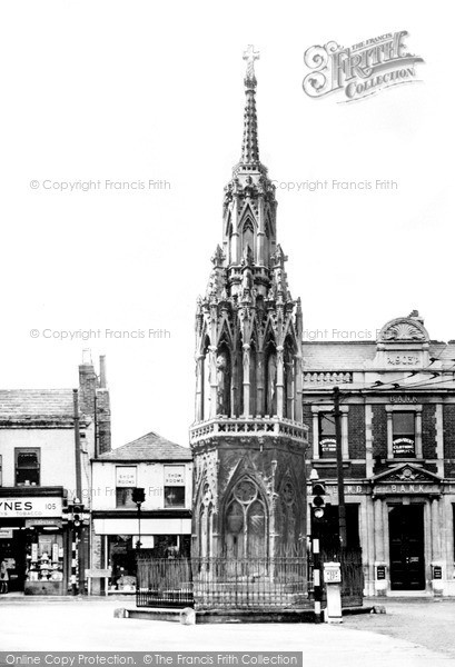 Photo of Waltham Cross, Queen Eleanor's Cross c.1960