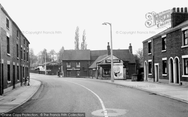 Photo of Walton Le Dale, The Old Unicorn, Chorley Road c.1955