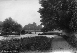 1908, Walton-on-Thames
