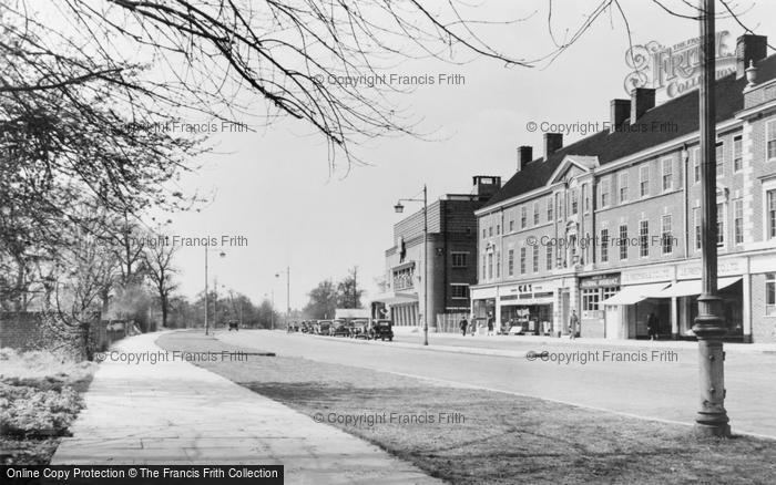 Photo of Walton On Thames, New Zealand Avenue c.1955