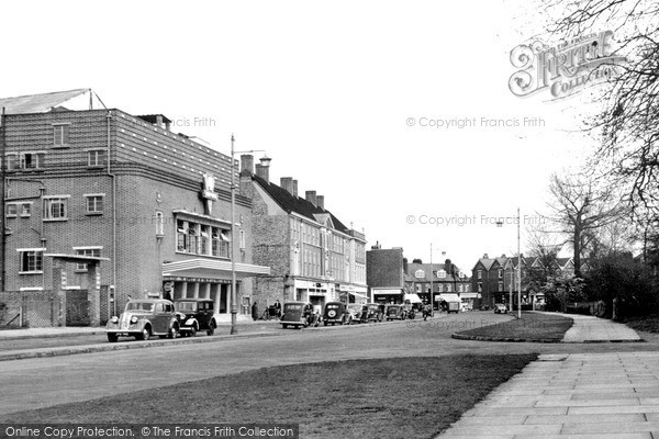 Photo of Walton On Thames, New Zealand Avenue c.1955