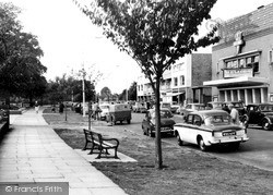 New Zealand Avenue c.1960, Walton-on-Thames