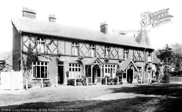 Photo of Walton On Thames, Swan Hotel 1899