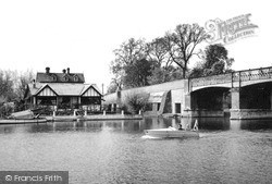 The Bridge c.1955, Walton-on-Thames