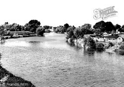 The River Thames c.1960, Walton-on-Thames