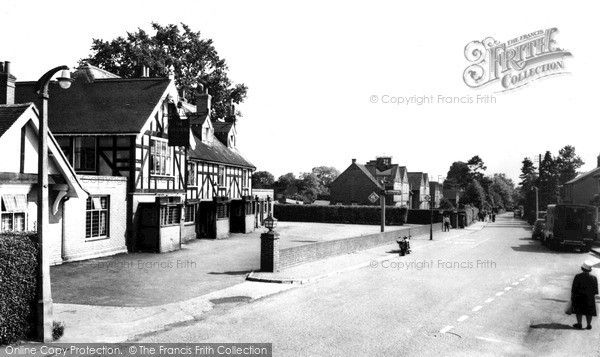 Photo of Walton On The Hill, The Chequers c.1960