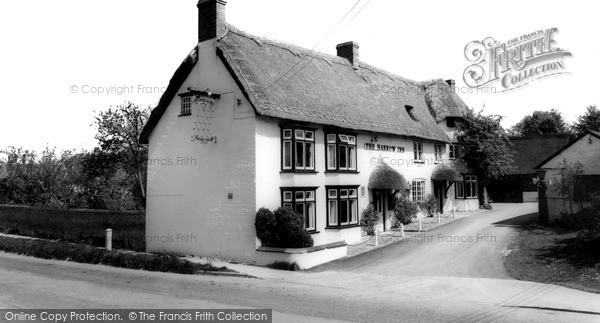 Photo of Wanborough, The Harrow Inn, High Street c.1965