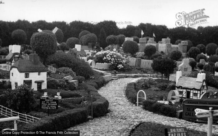 Photo of Wannock, Gardens c.1960