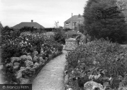 Gardens, Wishining Well c.1955, Wannock