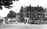 Wanstead, the George Hotel c1948