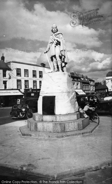 Photo of Wantage, King Alfred's Statue c.1960