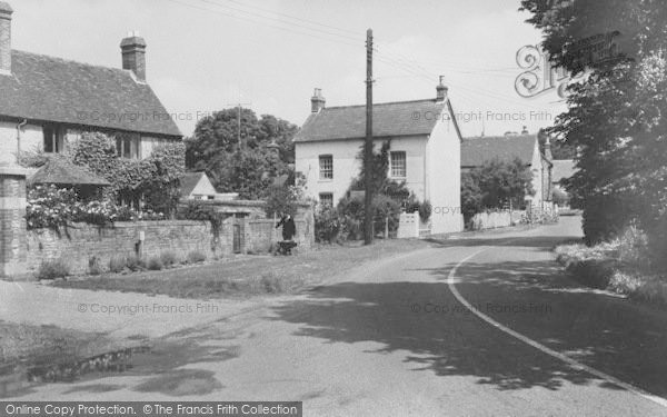 Photo of Warborough, The Village c.1960