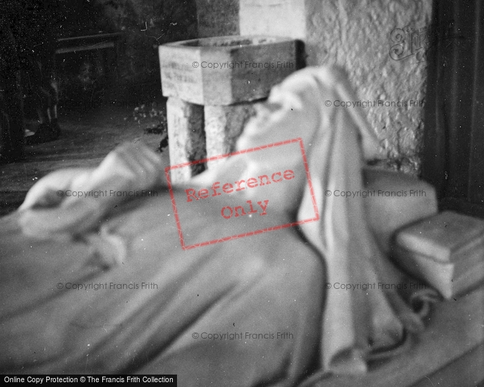 Photo of Wareham, St Martin's Church, T.E.Lawrence Effigy 1952