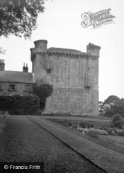 Chipchase Castle 1951, Wark