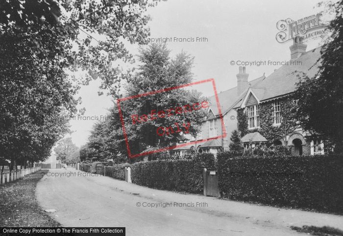 Photo of Warlingham, School Common 1914