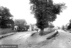 The Green 1903, Warlingham