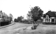 The Green 1903, Warlingham