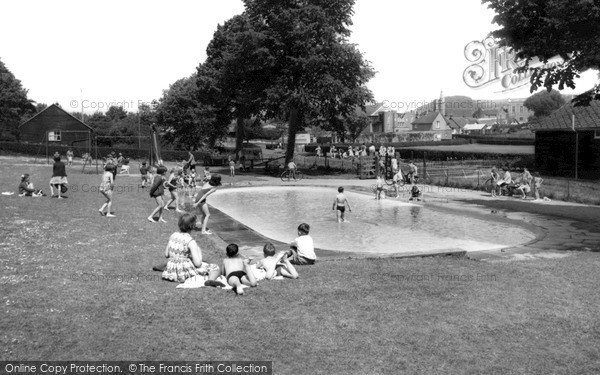 Photo of Warminster, Lake Pleasure Ground c.1965