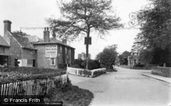 The Sussex Oak And School Hill 1921, Warnham