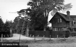 Colwood Court Entrance c.1955, Warninglid