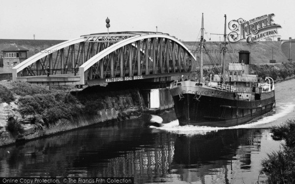 Photo of Warrington, A Boat Alongside The Knutsford Road Bridge c.1950
