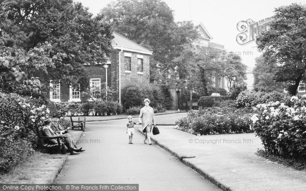 Photo of Warrington, Bank Gardens c.1965
