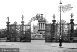 Park Gates 1901, Warrington