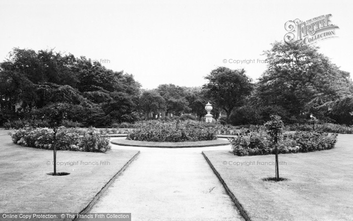 Photo of Warrington, Queens Park c.1965