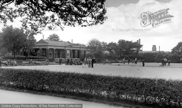 Photo of Warrington, The Bowling Green, Bank Park c.1955