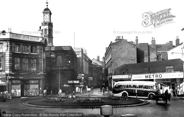 Photo of Warrington, The Circus And Sankey Street c.1955
