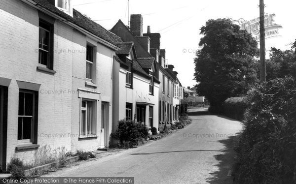 Photo of Warsash, Road To The River c.1965