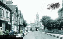 East Gate 1922, Warwick