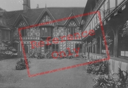 Leycester Hospital Courtyard 1922, Warwick