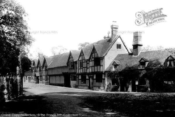 Photo of Warwick, Old Cottages 1892