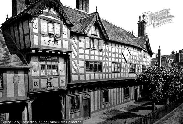 Photo of Warwick, The Lord Leycester Hospital c.1890