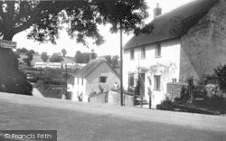 Village 1933, Washford