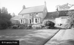 The Guest House c.1960, Wass