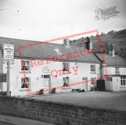Wombwell Arms c.1960, Wass