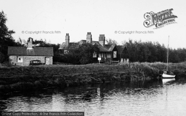Photo of Waterbeach, Houses By The River Cam c.1955