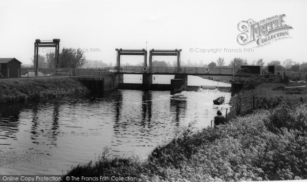 Photo of Waterbeach, The Locks c.1965